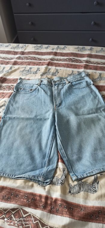 Bermuda en jeans t. 42