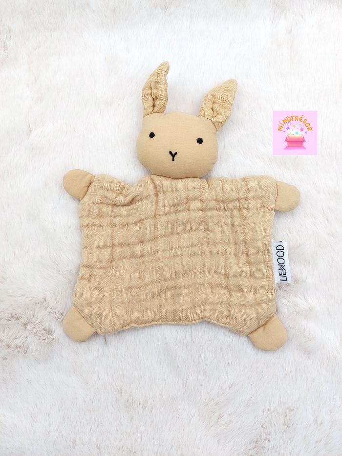 Petit doudou plat lapin beige lange gaze LIEWOOD hauteur 20 cm