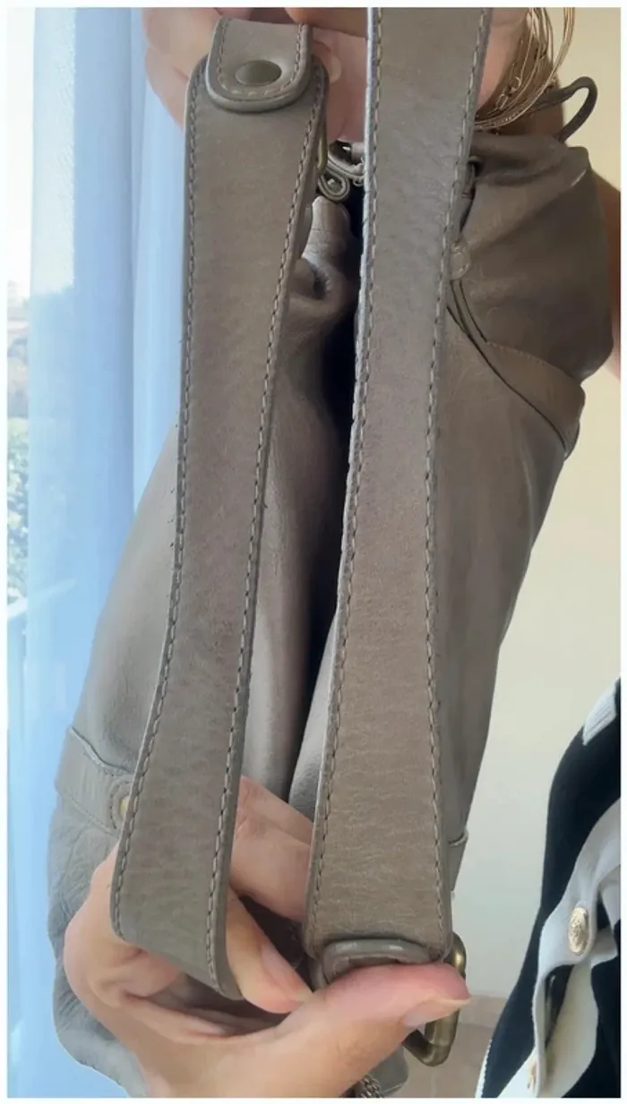 Sac Gérard Darel zippé gris très bon état - photo numéro 9