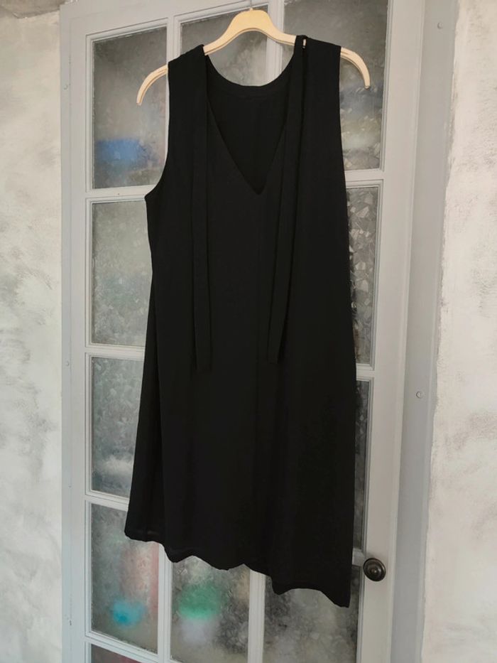 Robe noire - photo numéro 2