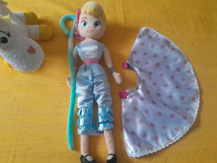 Lot de 2 Peluches rares Toys Story Disney Pixar Bo Peep et Bouton d'or - photo numéro 2