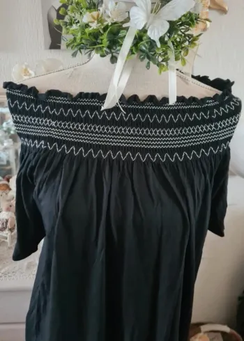 Robe noire ample épaules dénudées New Look Taille M Neuve
