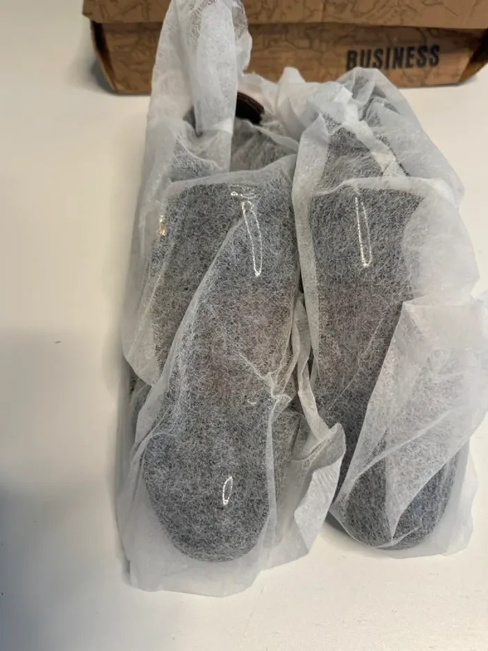 Chaussures de ville effet verni taille 38 neuves - photo numéro 7