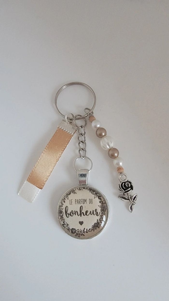 Cadeau pensées positives, porte clé message bijoux de sac " le parfum du bonheur "