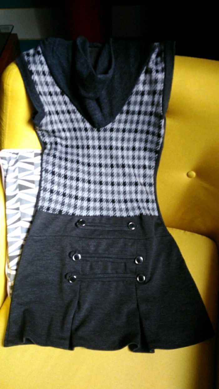 Robe laine courte