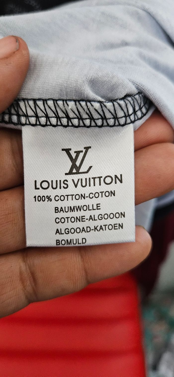 T-shirt Louis Vuitton neuf - photo numéro 8