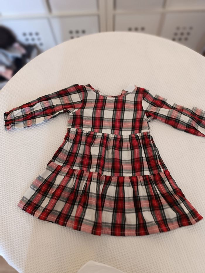 Robe H&M taille 18 mois - photo numéro 2