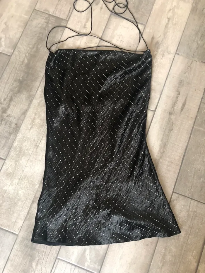 Robe courte dos nu satiné et strass Zara taille S - photo numéro 6