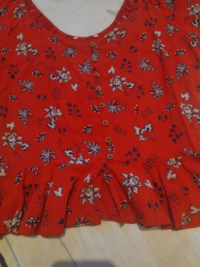 Blouse rouge ,boutonnage devant. Taille 38 - photo numéro 4