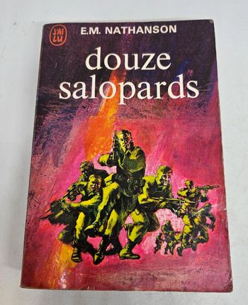 "Douze salopards", de E.M. Nathanson.
J'ai lu.
512 pages
