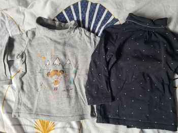 Lot 2 haut. Col roulé.  9 mois.  Marine kiabi.  Gris inextenso. 