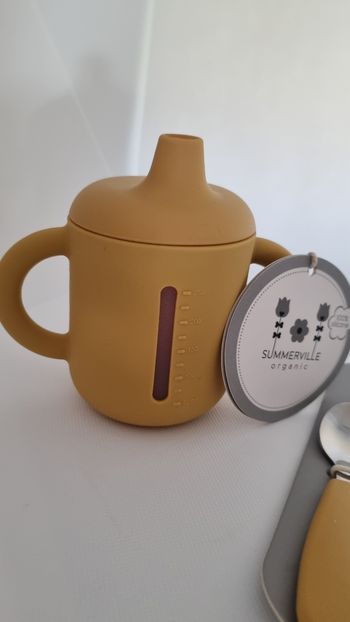 Gobelet d'apprentissage en silicone 250ml avec fenêtre dès 6 mois ocre marque suédoise neuf 
