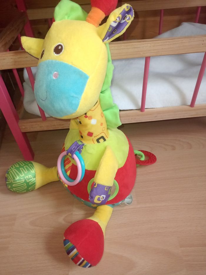 Peluche avec plusieurs activités