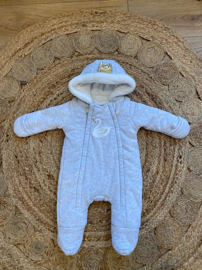 Combinaison/ combi pilote orchestra 3 mois. Cygne