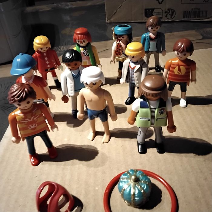Lot de 11 personnages Playmobil - photo numéro 2