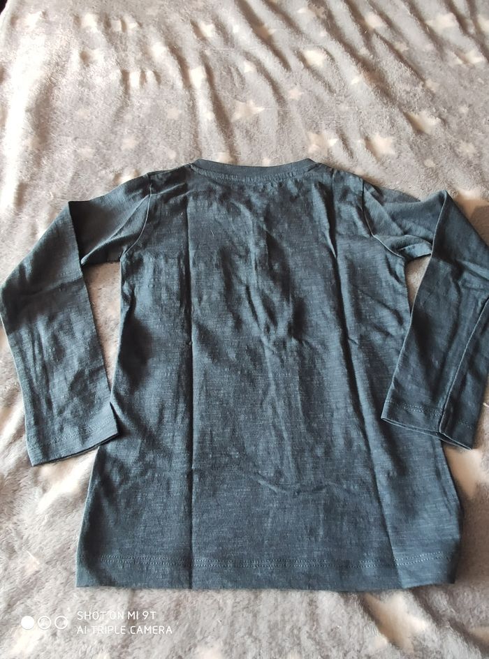 Tee-shirt manches longues garçon taille 6 ans - photo numéro 6