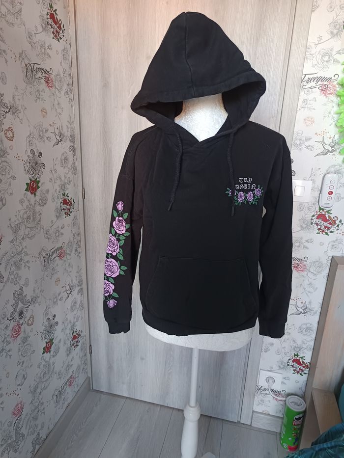 Sweat à capuche fleurs