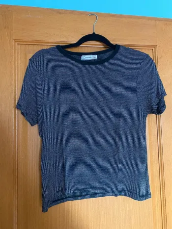 t-shirt à rayures pull&bear taille S