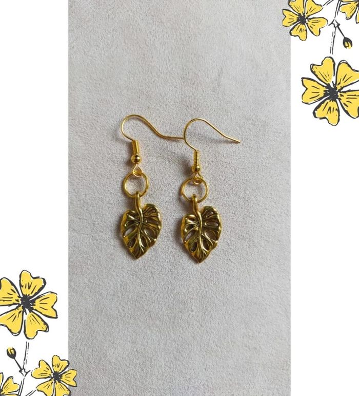 Boucles d’oreilles dorées – Feuille Monstera - photo numéro 4