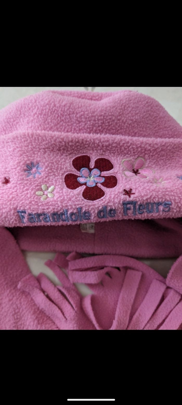 Beau chapeau rose avec écharpe intégrée. Taille 4/6 ans ( 54) - photo numéro 3