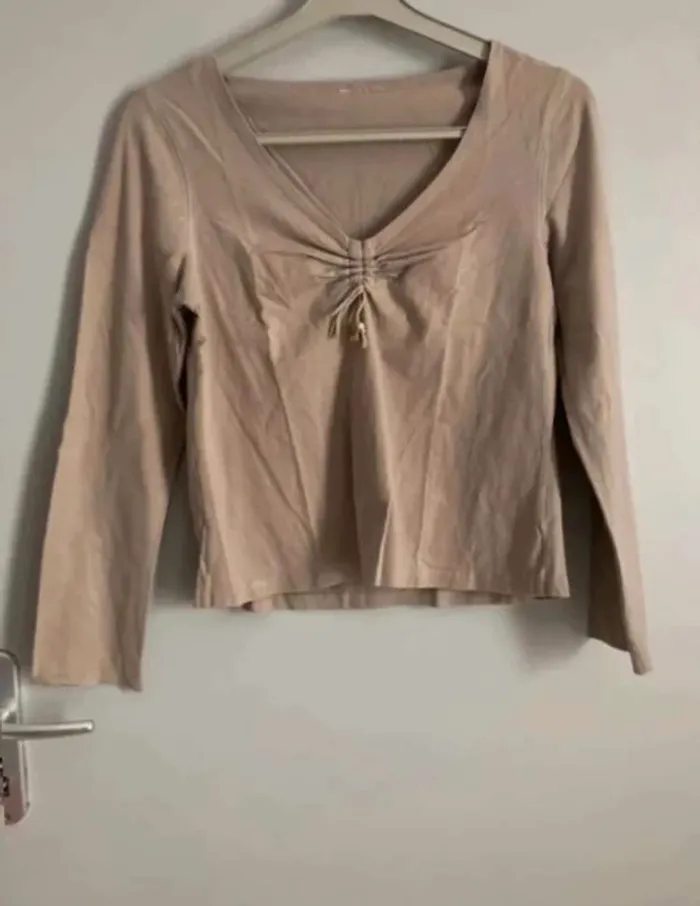 Blouse beige col V