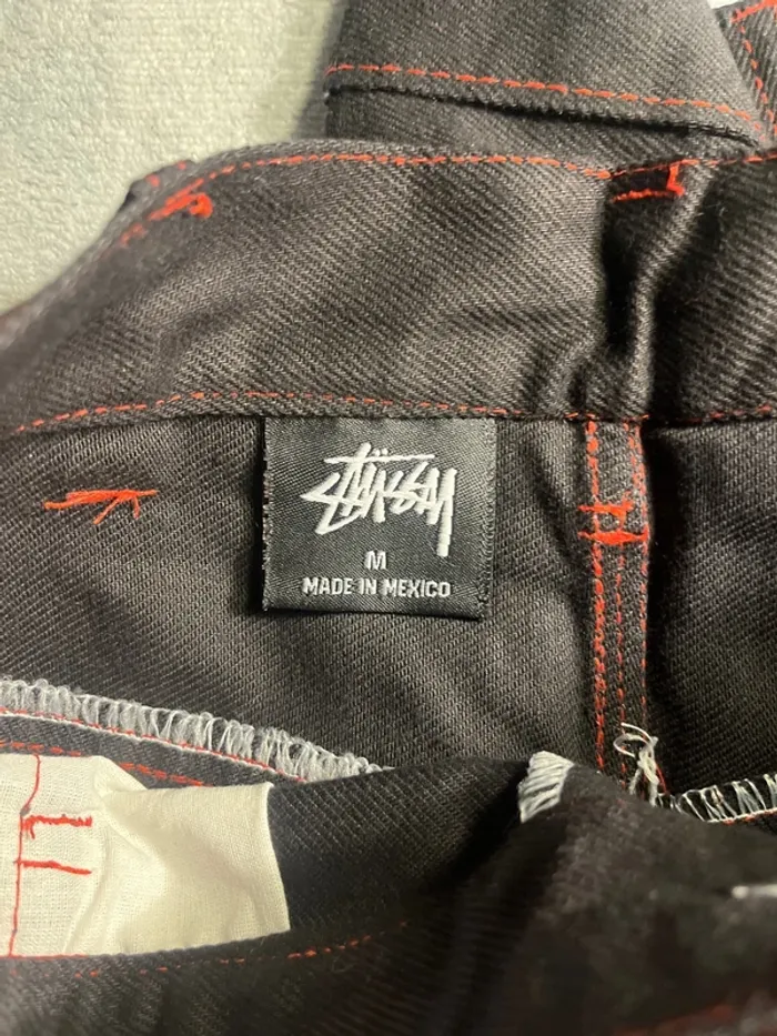 Short/Jort Stussy Embroidered Red Big Logo Back – Taille M - photo numéro 7