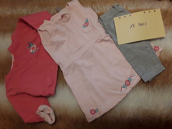 Ensemble veste + robe + legging bébé fille 18 mois
