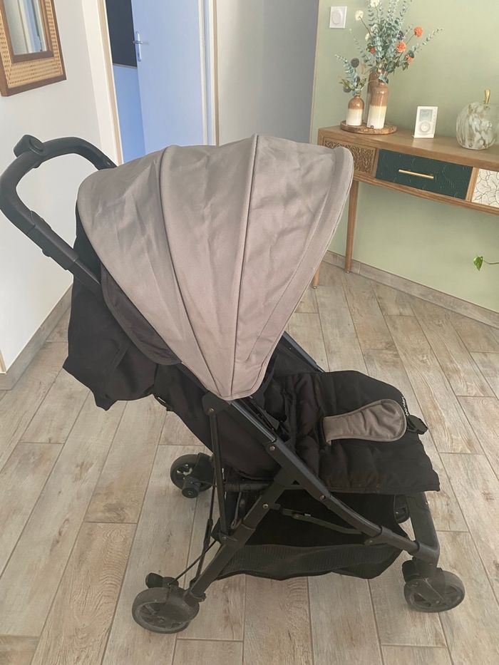 Poussette compacte bébé confort