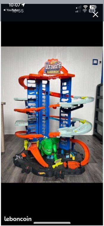 Circuit hot wheels Dino