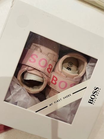 Petites chaussures / Baskets Boss Rose taille 16