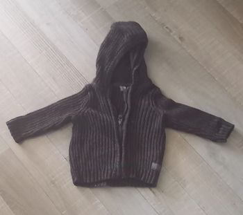 Gilet à capuche 6 mois