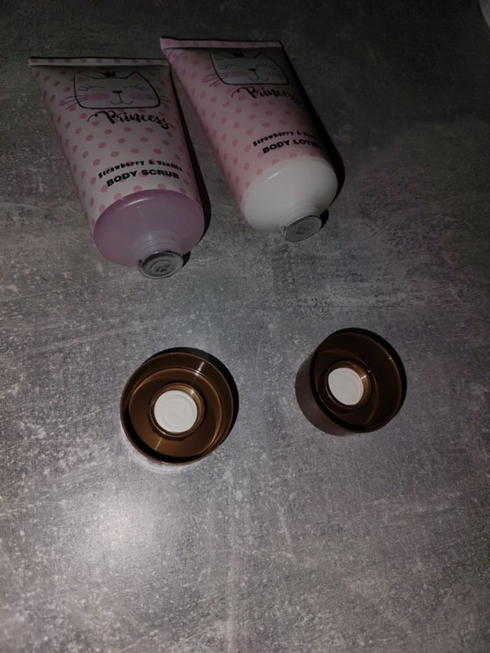 Lot de 2 produits pour le corps - photo numéro 2