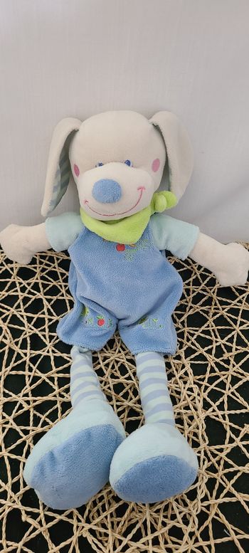 MOTS D'ENFANTS DOUDOU CHIEN BLANC SALOPETTE BLEU