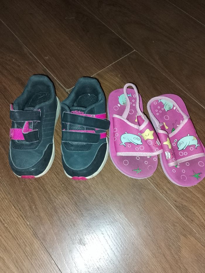 Basket adidas et sandalette p.25 - photo numéro 1