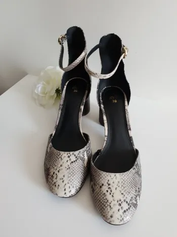 Sandales / chaussures imprimées léopard