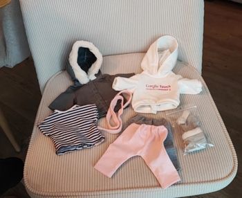 Lot vêtements de poupée corolle 36 cm.