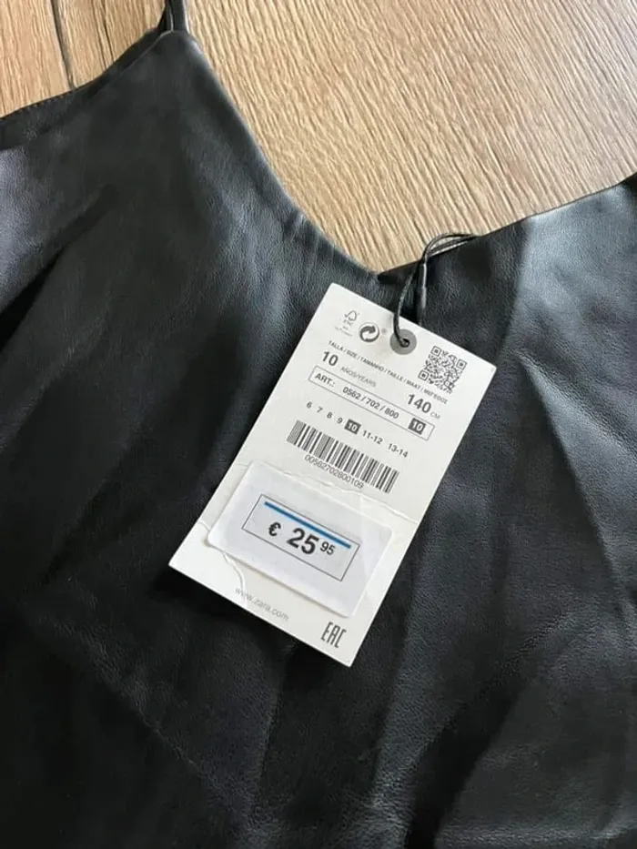 Robe Zara simili cuir 10 ans neuve - photo numéro 3