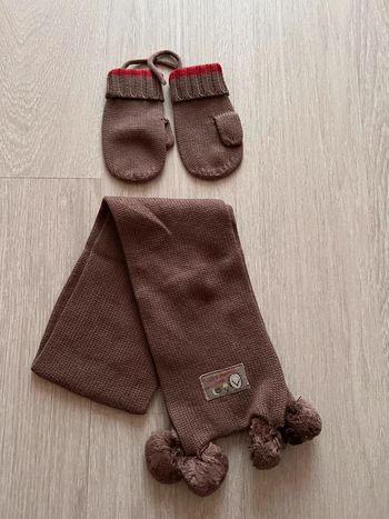 Écharpe et moufle neuf 18-36 mois