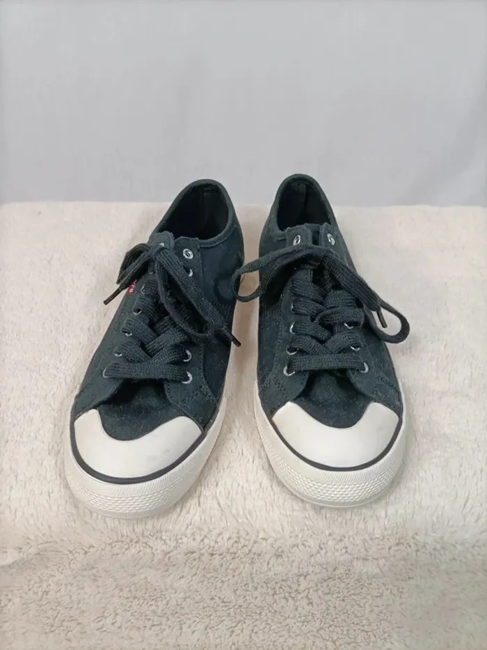 Baskets Levi's grises foncées taille 39 - photo numéro 2