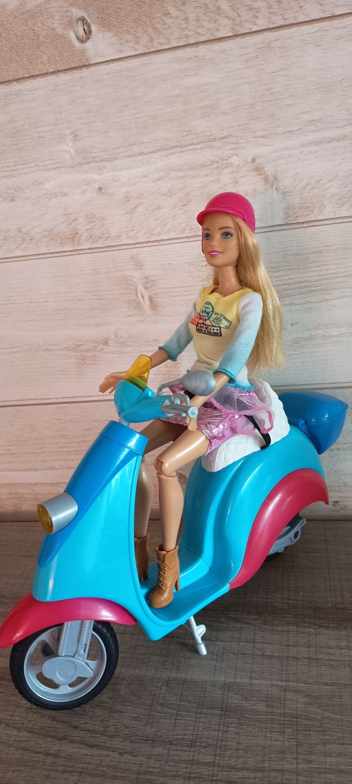 Barbie et son scooter - photo numéro 4