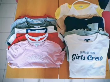 Lot de 12 vêtements ado/femme taille S/16 ans