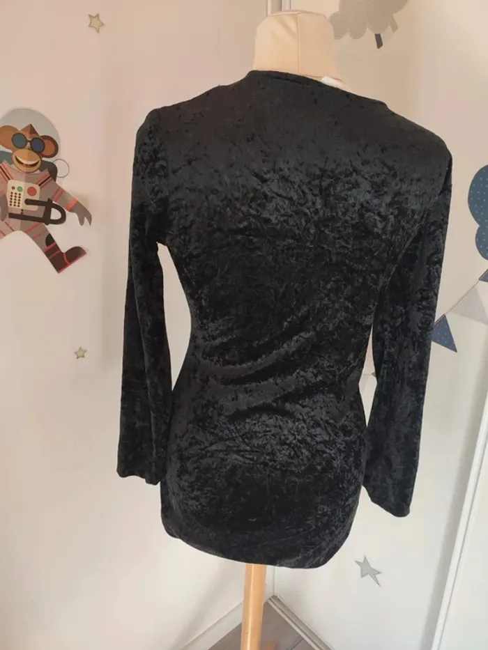 Robe en velours noir près du corps taille S - photo numéro 3