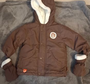 Manteau avec moufles