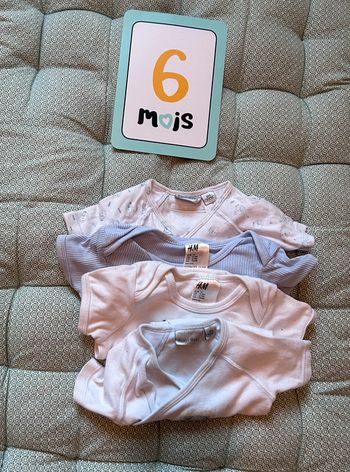 Ensemble de 4 bodies manches courtes