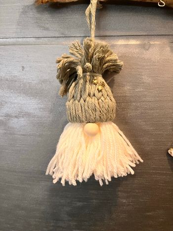 ✨ Gnomes de Noël faits main – Plusieurs couleurs au choix ✨