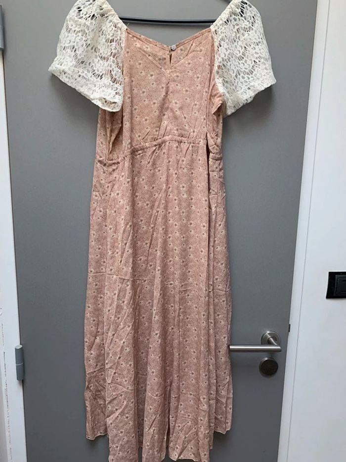 Robe mi-longue à épaules dénudées - photo numéro 4