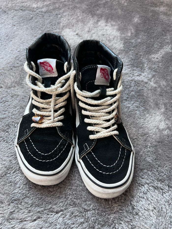 Vans Sk8 Hi Noires à Cœurs – Pointure 36 Skate Montantes - photo numéro 4