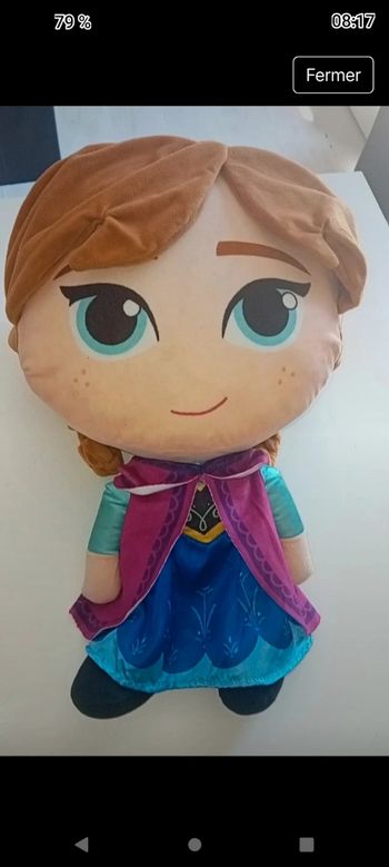 Peluche reine des neige 