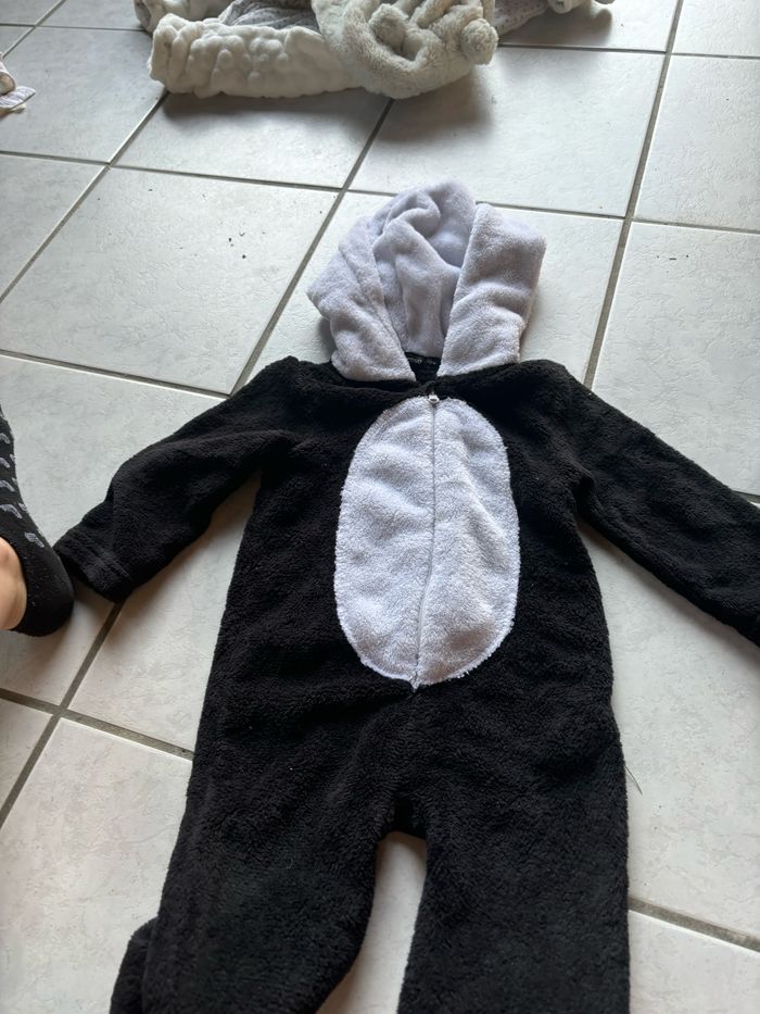 Lot pyjama et bodies - photo numéro 8