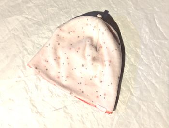 Bonnet Rose Minuscules Etoiles Grises Rouges Roses Vêtement Accessoire Petits Enfants Bébés